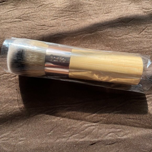 Tarte Buffer Brush - Picture 2 of 5